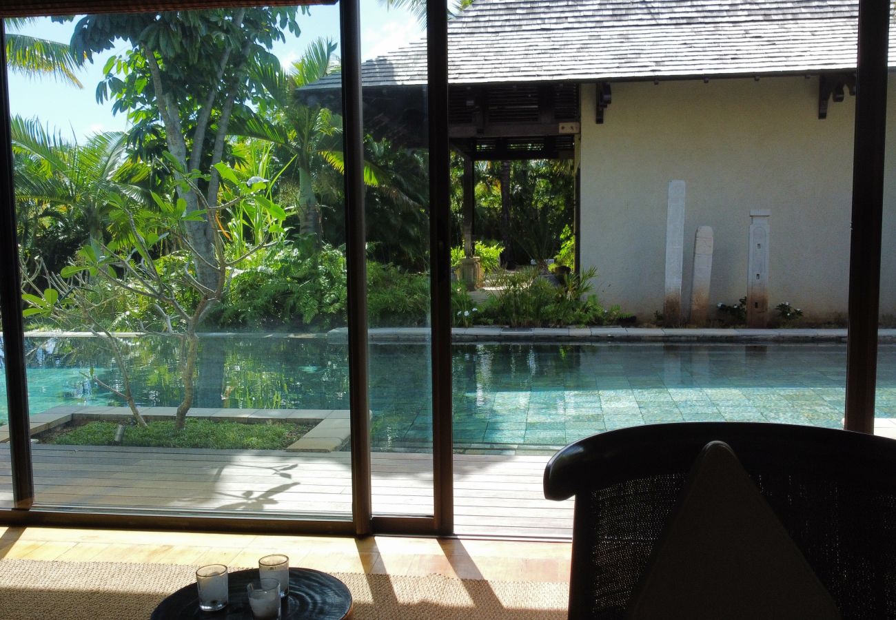 Villa in Beau Champ - Villa Élégance du Sud - Piscine et Jardin
