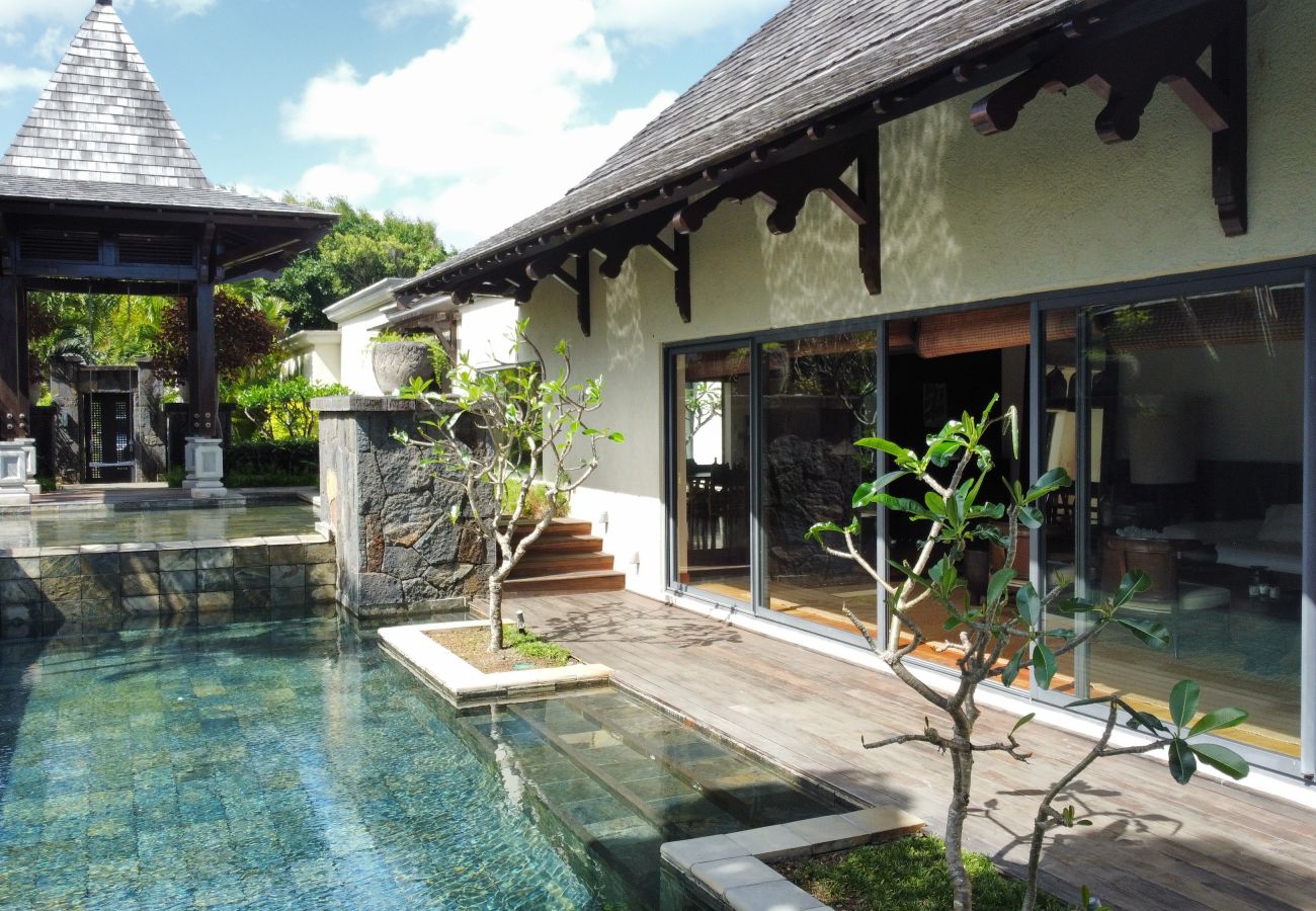 Villa in Beau Champ - Villa Élégance du Sud - Piscine et Jardin
