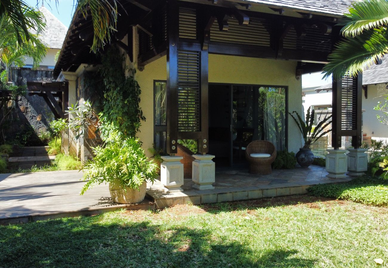 Villa in Beau Champ - Villa Élégance du Sud - Piscine et Jardin