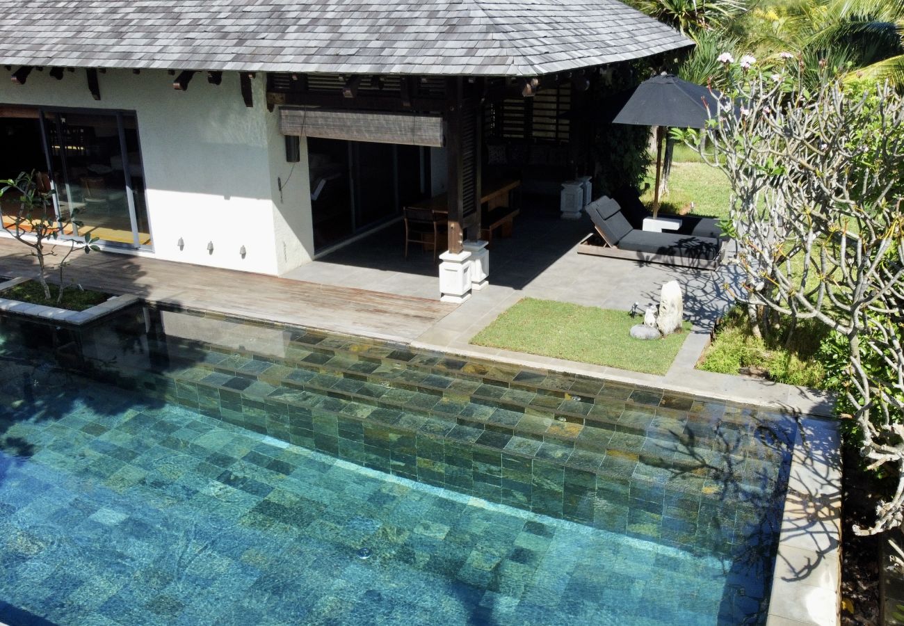 Villa in Beau Champ - Villa Élégance du Sud - Piscine et Jardin
